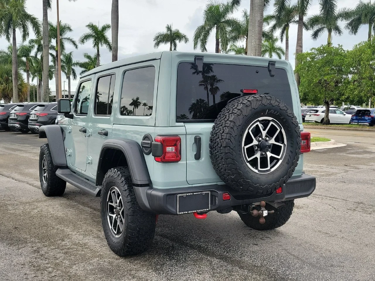 Used 2024 Gray Jeep Rubicon image 6
