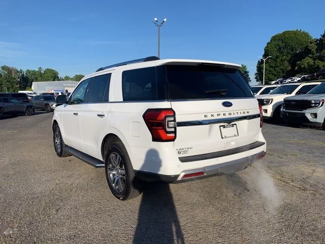 Used 2023 White Ford Limited image 6