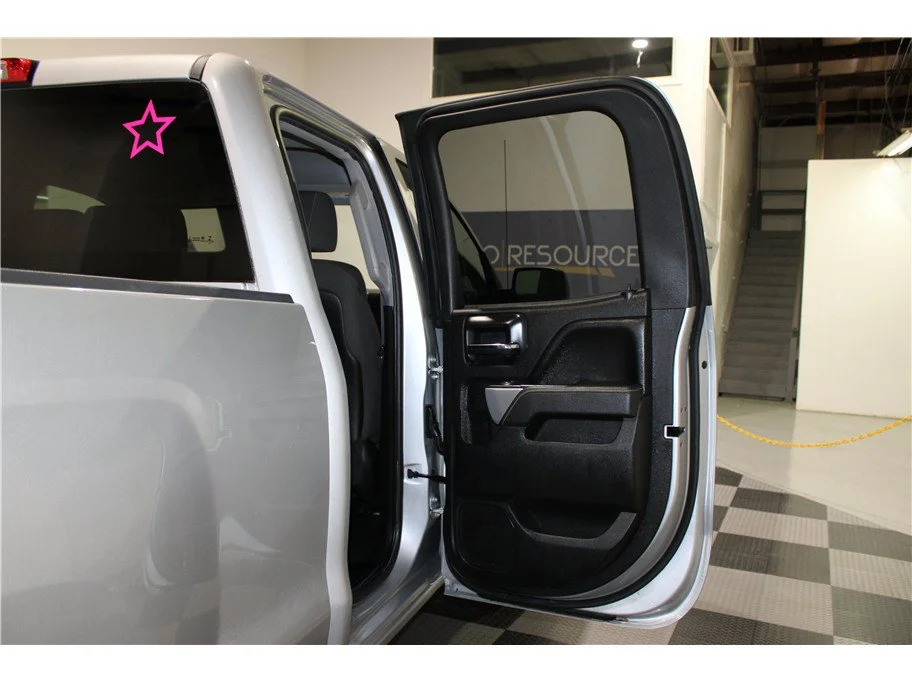 Used 2014 Silver Ice Metallic Chevrolet LT image 20