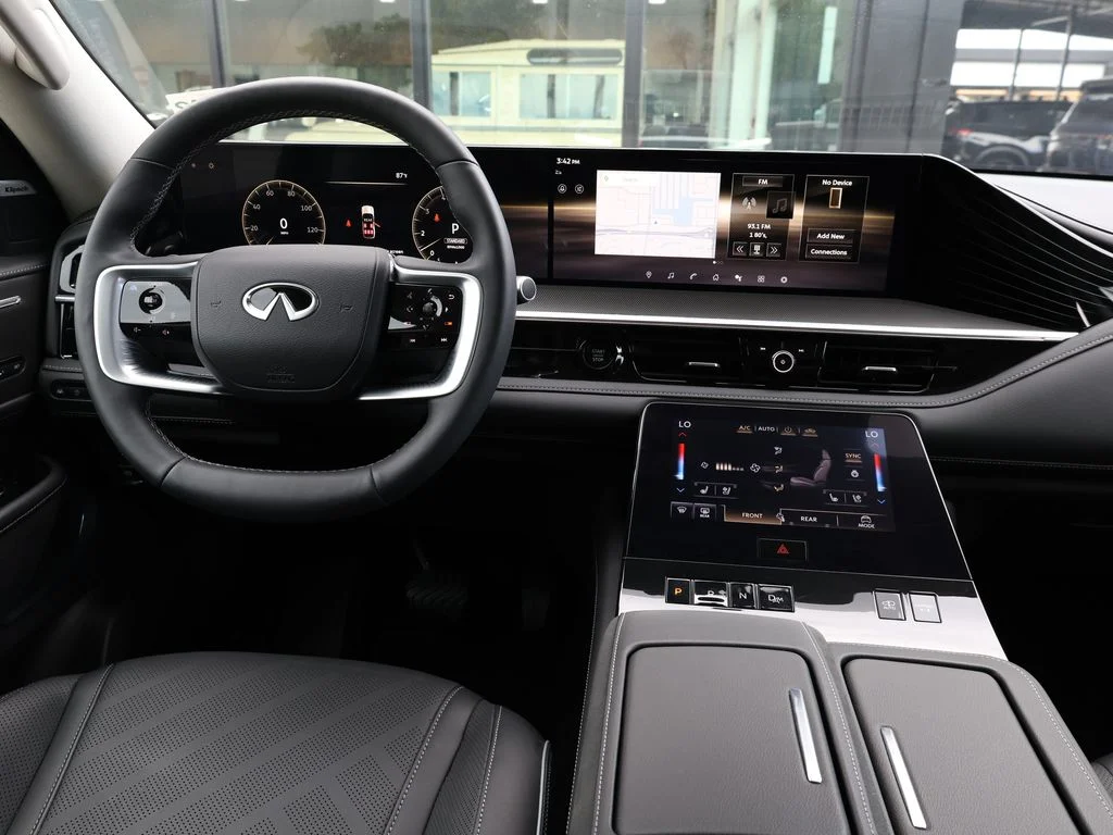 Certified Used 2025 Red INFINITI LUXE image 28