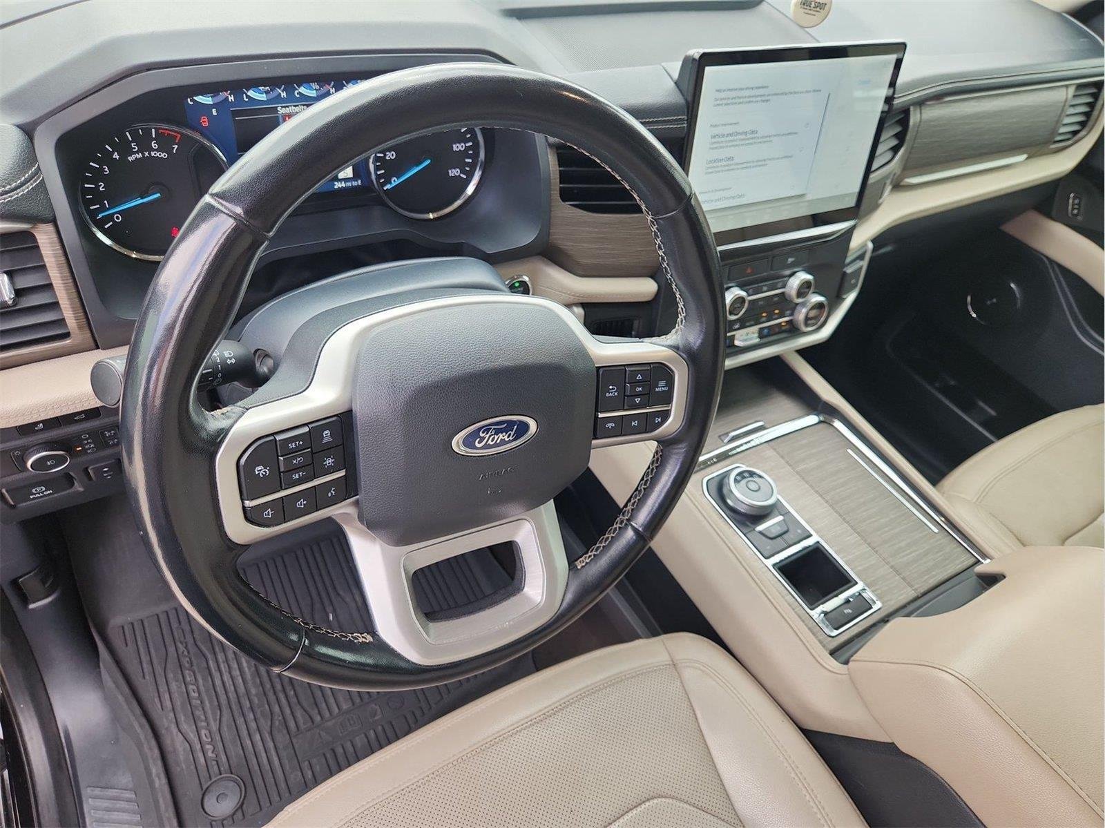2023 Ford Expedition photo 10 of 36