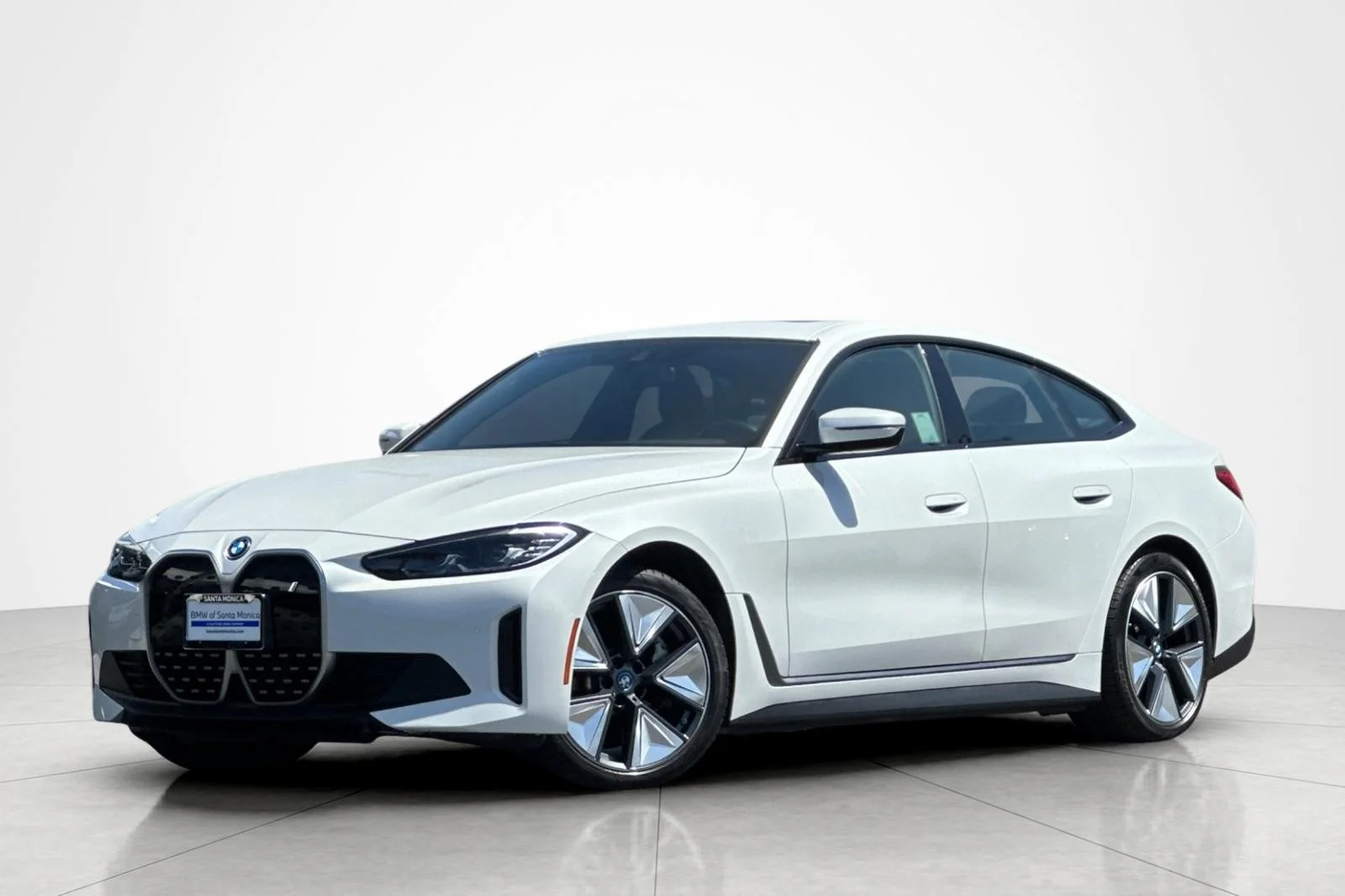 2023 BMW i4 eDrive35's photo