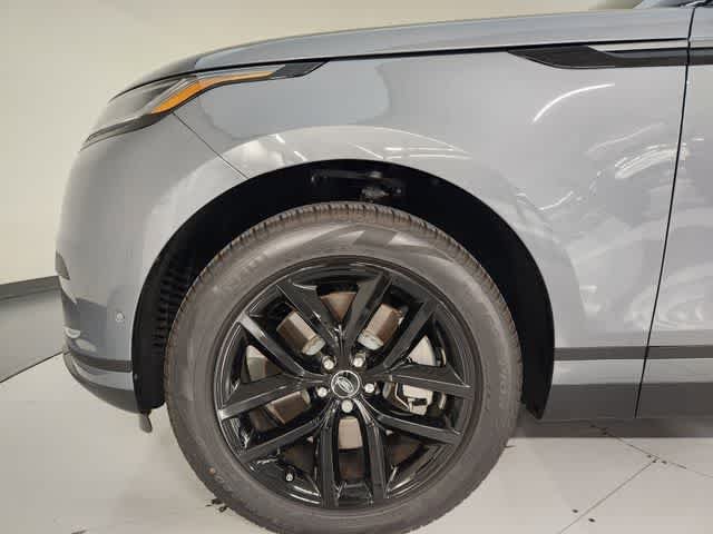 Used 2026 Zadar Grey Premium Metallic Land Rover S image 12