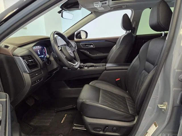 Used 2023 Gray Nissan Platinum image 11
