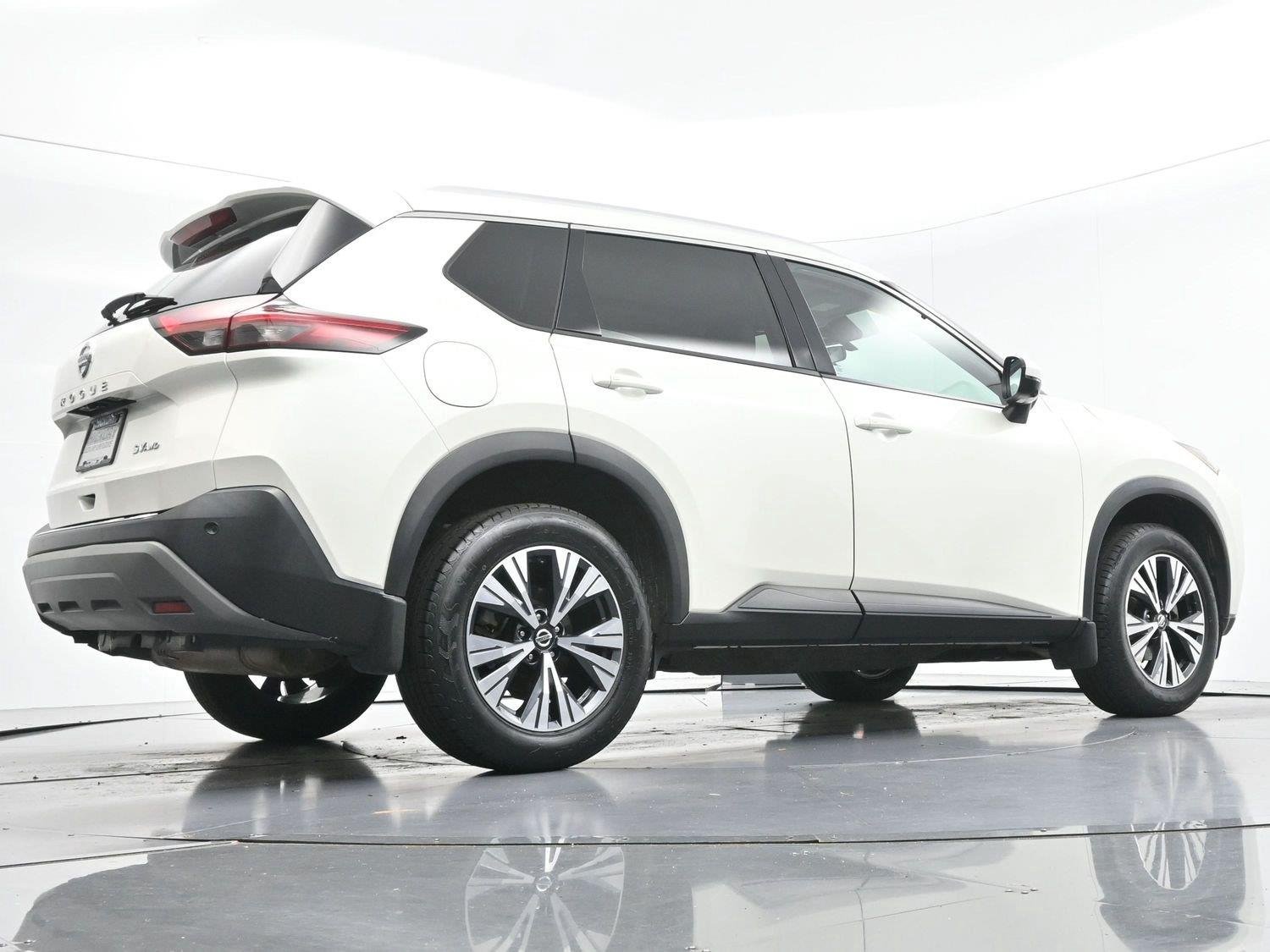 Used 2021 Pearl White Tricoat Nissan SV image 51