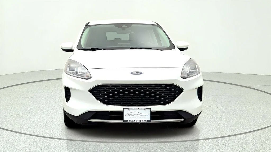 Used 2021 Oxford White Ford SE AWD image 2