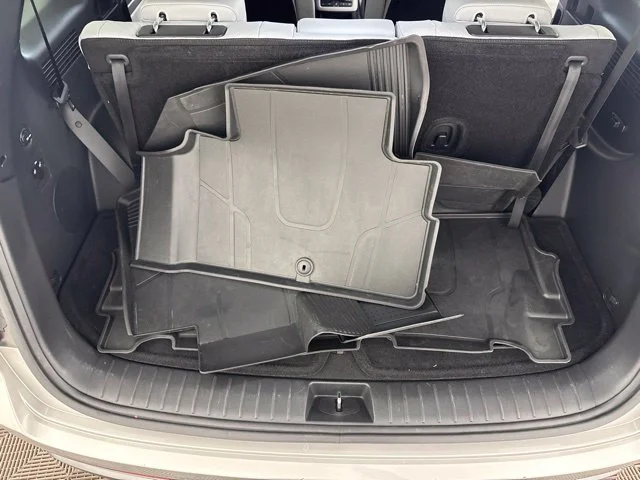 Used 2025 Silver Hyundai SEL Premium image 31