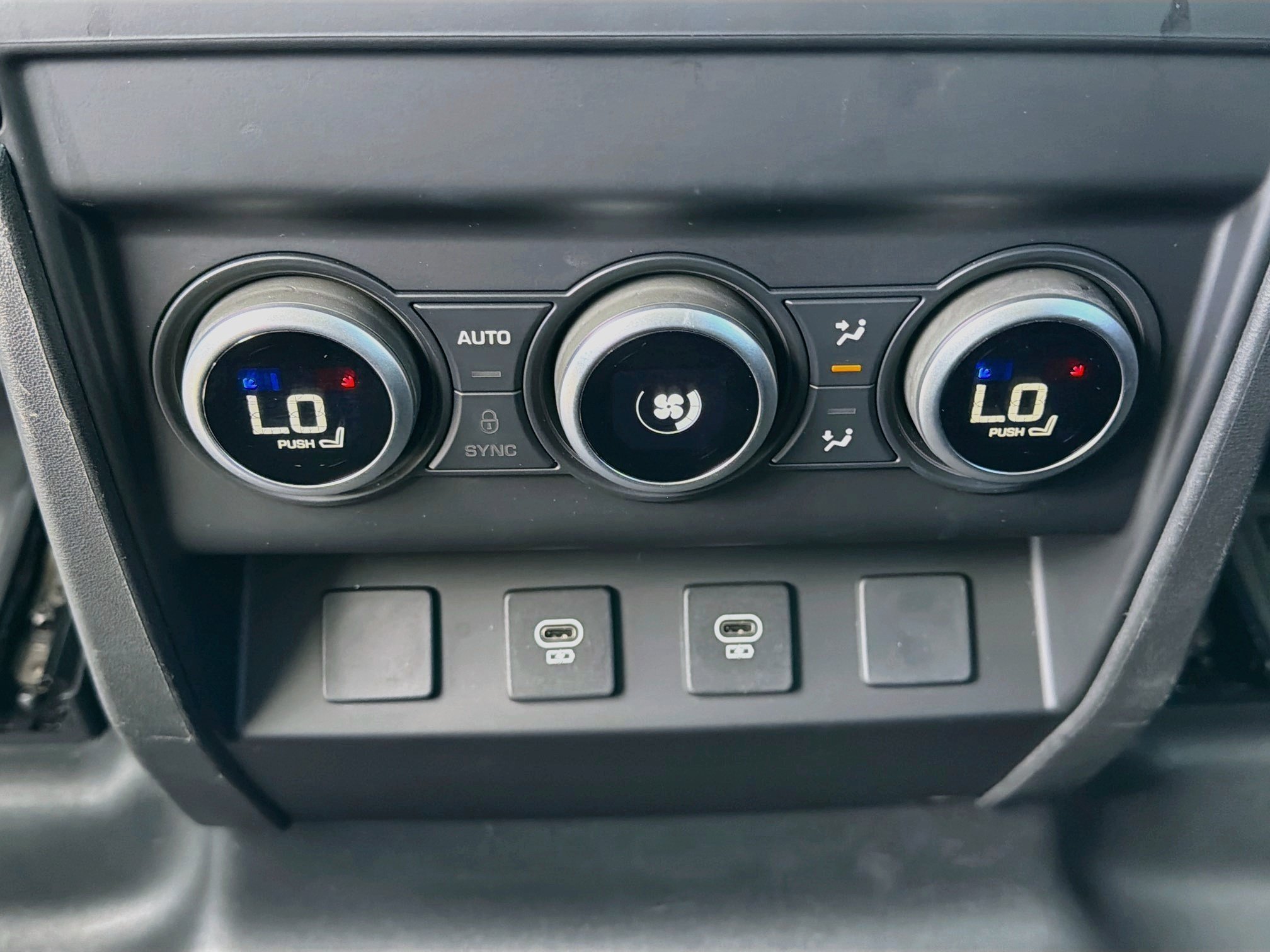 Used 2025 Carpathian Grey Premium Metallic Land Rover S image 18