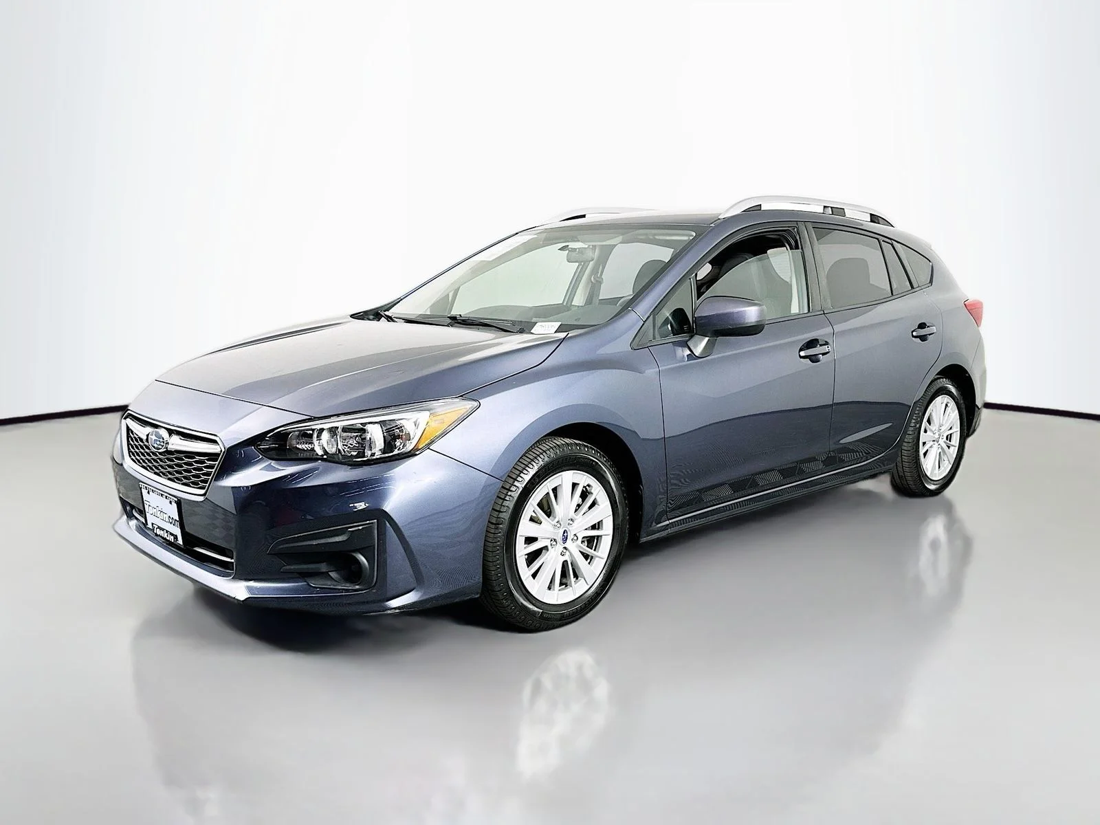 Used 2017 Carbide Gray Metallic Subaru 2.0i Premium image 3