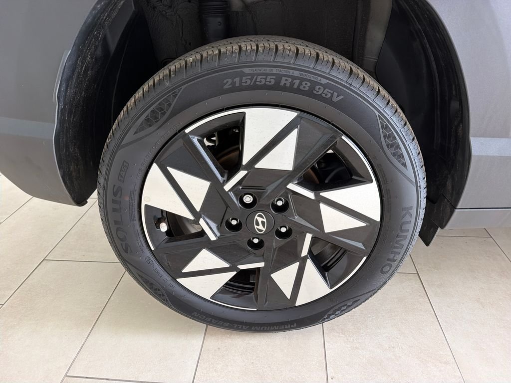 Used 2025 Gray Hyundai SEL image 8