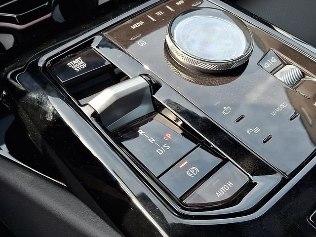 New 2027 Alpine White BMW 540i xDrive image 12