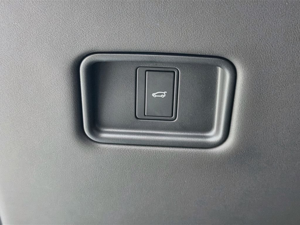 New 2026 Fuji White Land Rover SE image 10