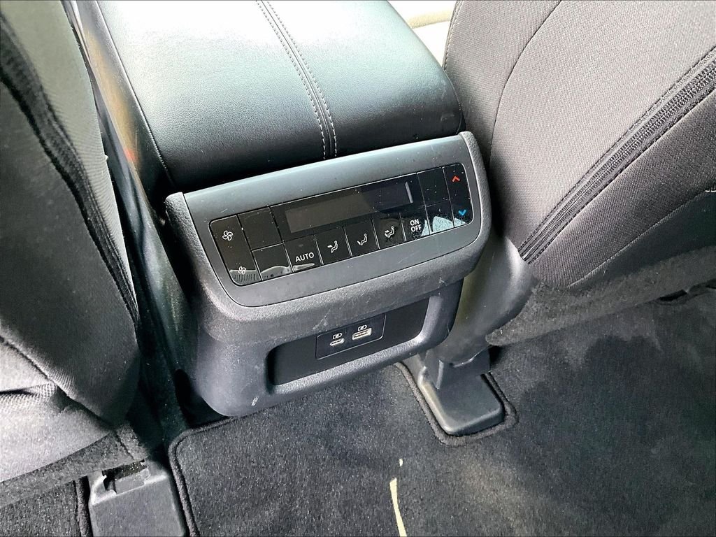 Used 2025 Glacier White Nissan SV image 28