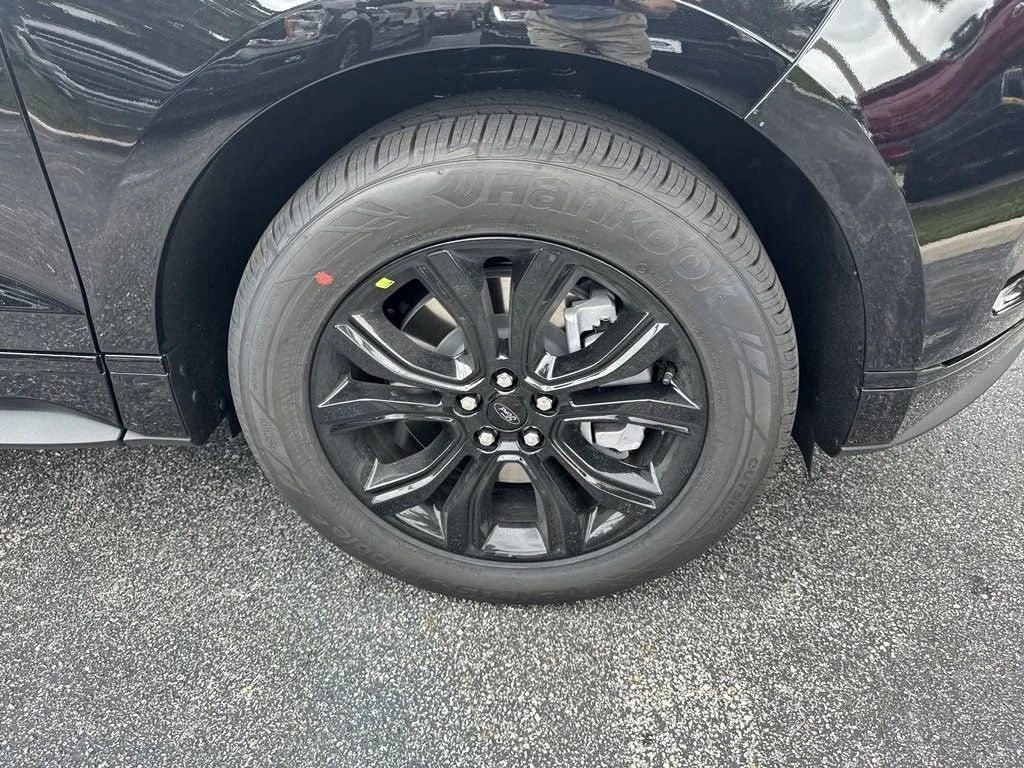 New 2024 Black Ford SE image 11