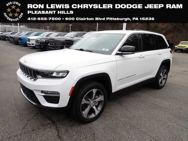 Used 2023 White Jeep Limited image 1