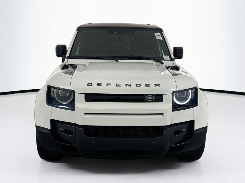 New 2026 Fuji White Land Rover X-Dynamic SE image 2