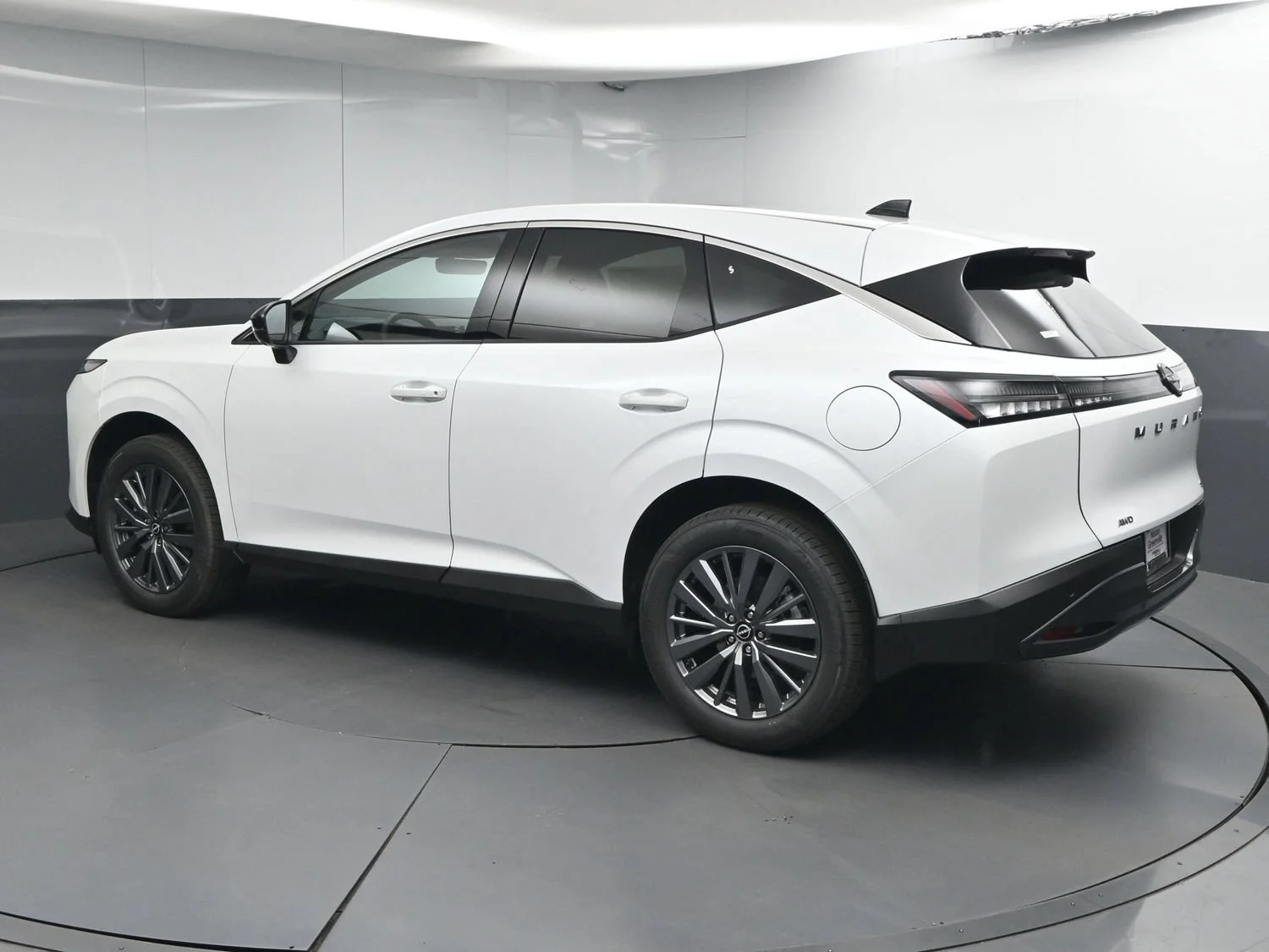 New 2026 Everest White Pearl TriCoat Nissan SL image 5