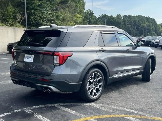 Used 2025 Gray Ford Platinum image 3