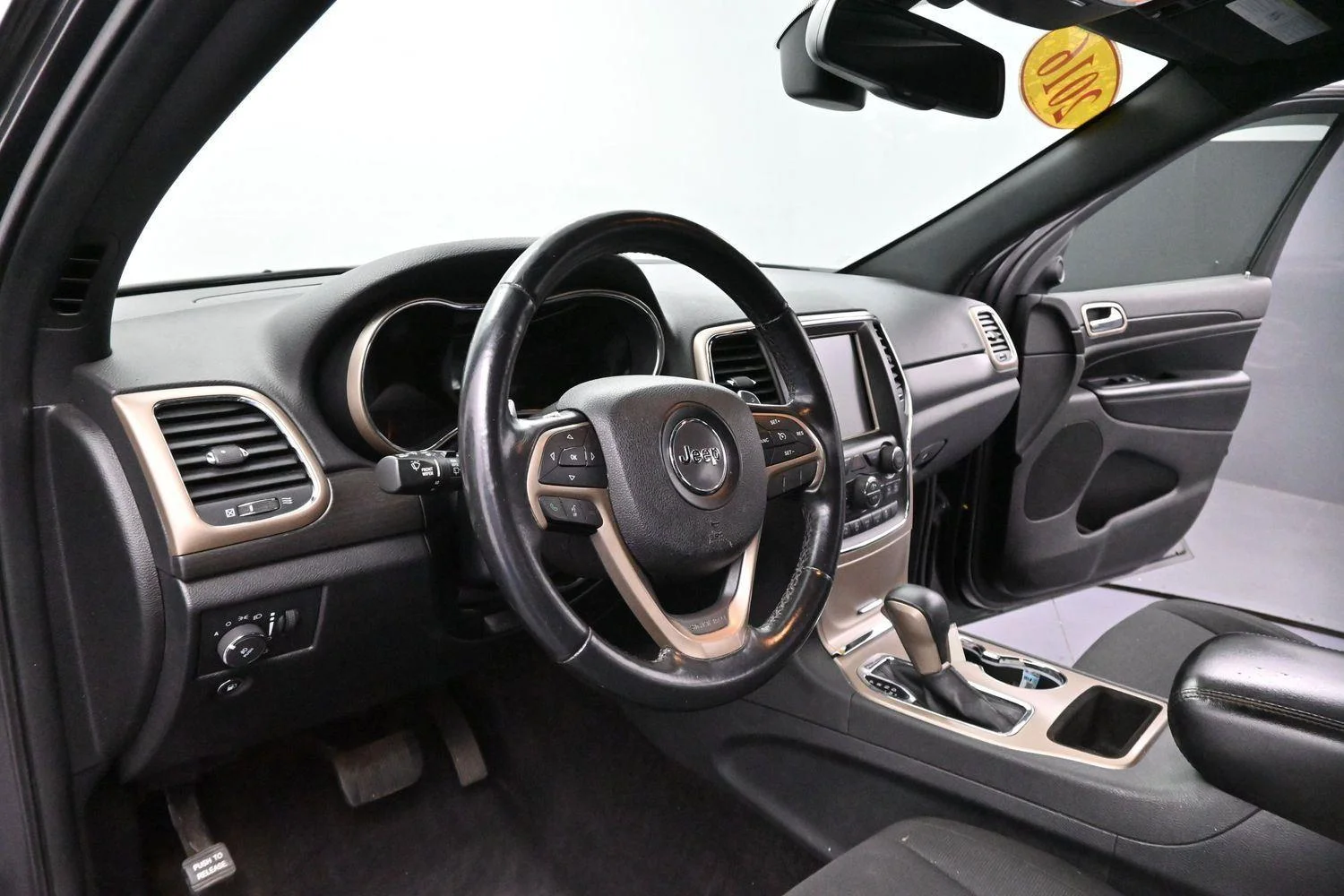 Used 2016  Jeep  image 15