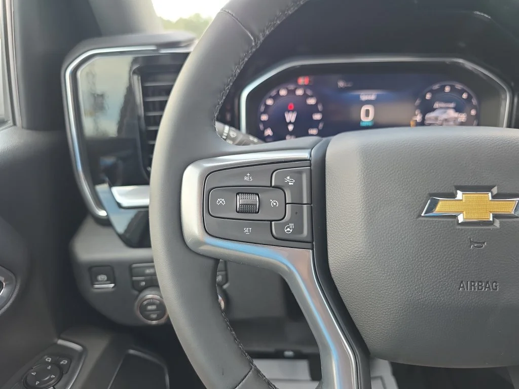 New 2026 Summit White Chevrolet LT image 21