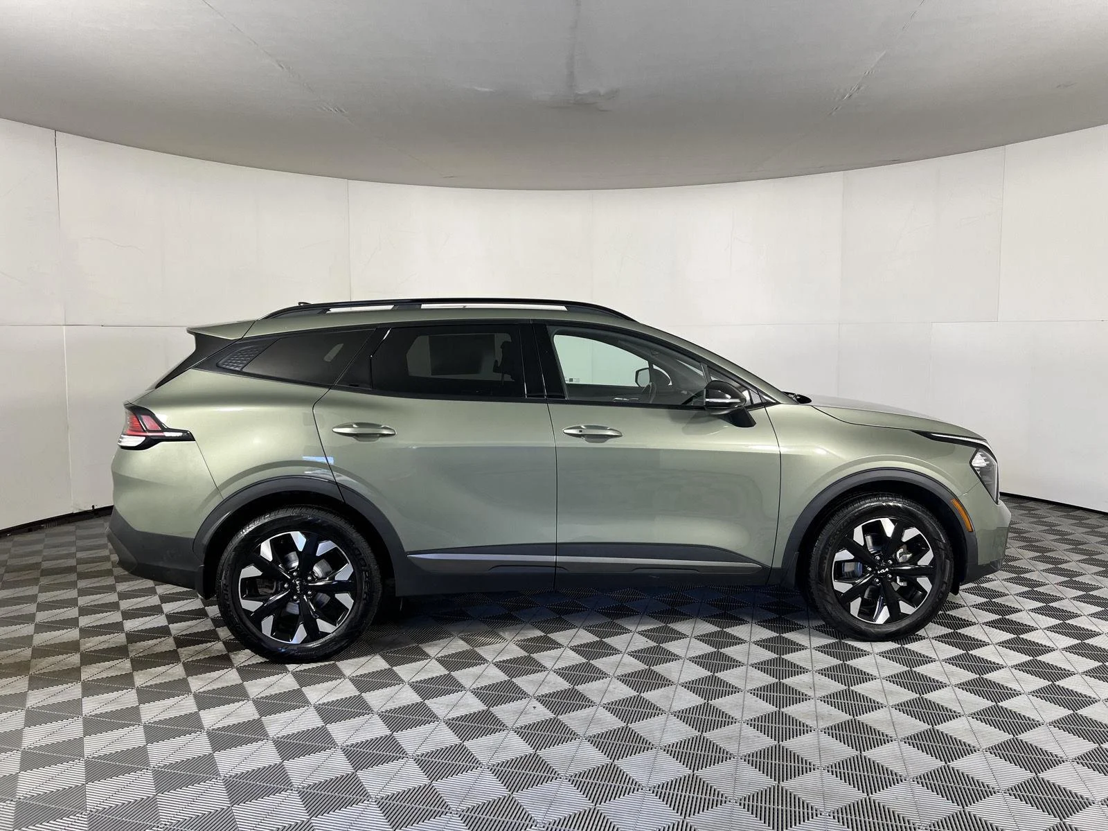 Used 2023 Jungle Green Kia X-Line image 12