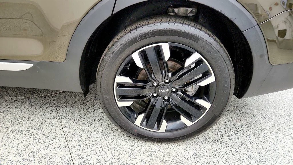 Used 2025 Dark Moss Kia SX AWD w/ Captain