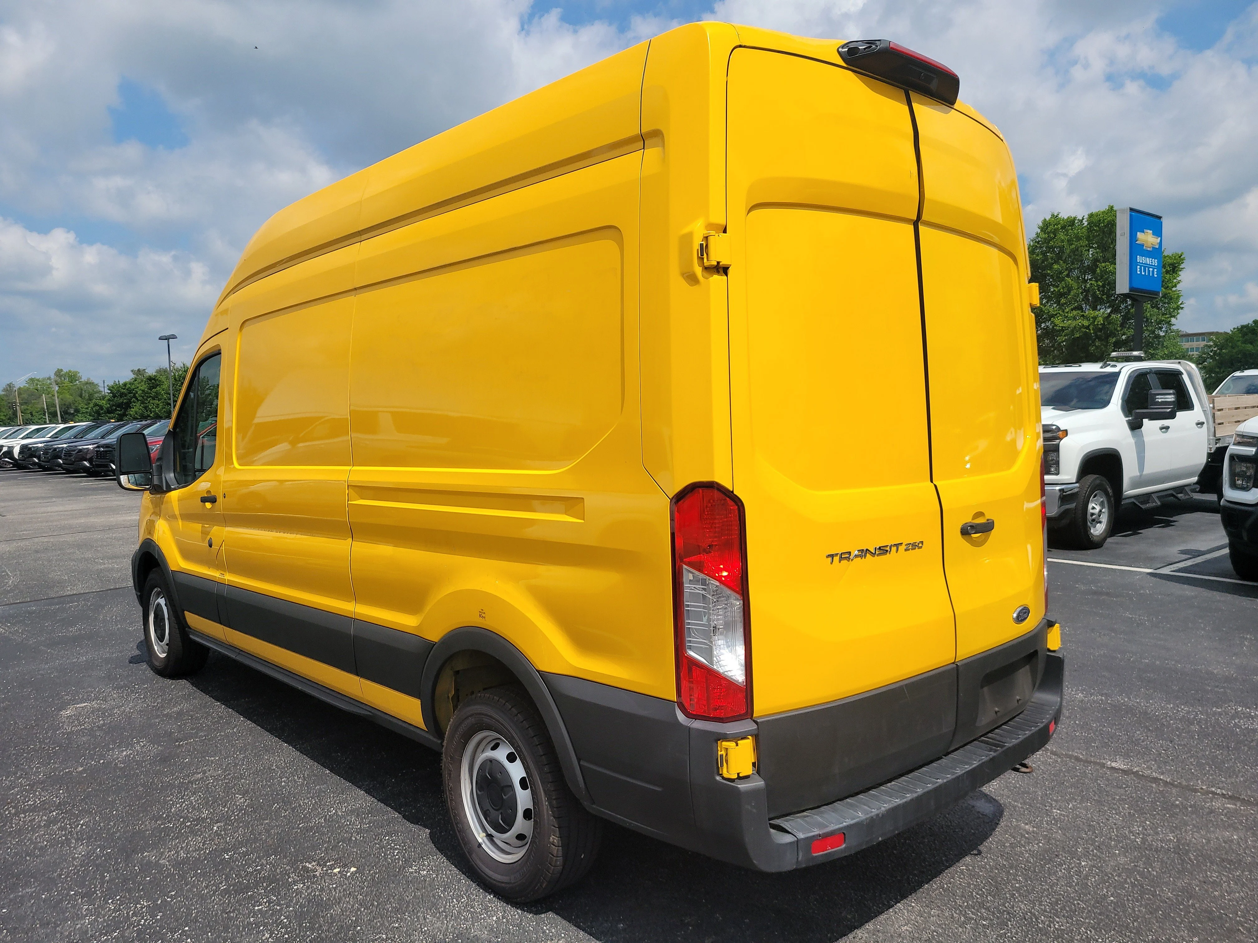 Used 2021 School Bus Yellow Ford  image 5
