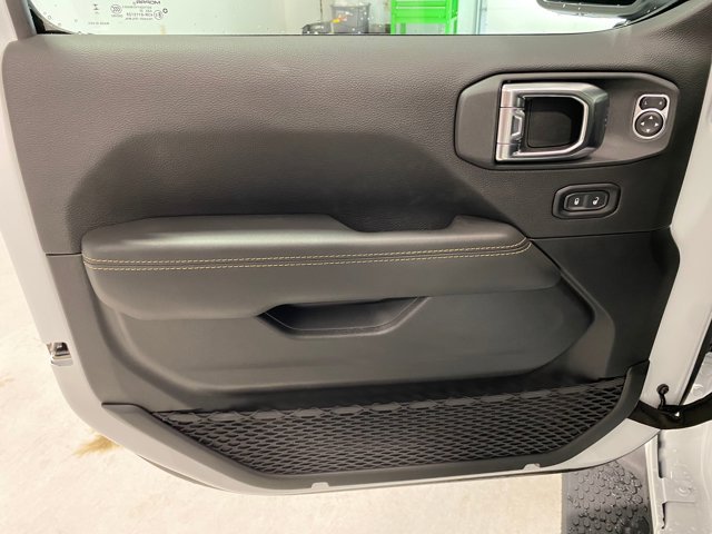2025 Jeep Wrangler 4-Door Sahara - Photo 9