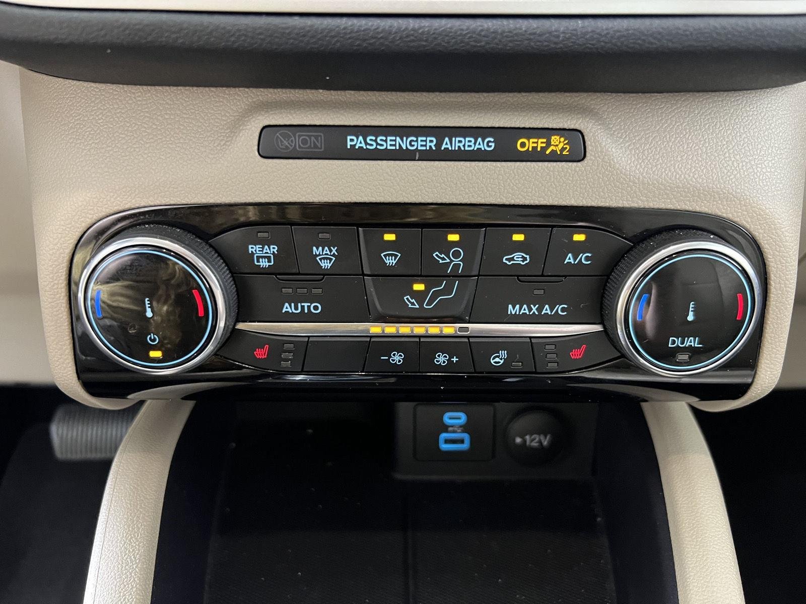 Used 2022 Stone Blue Ford SEL image 18