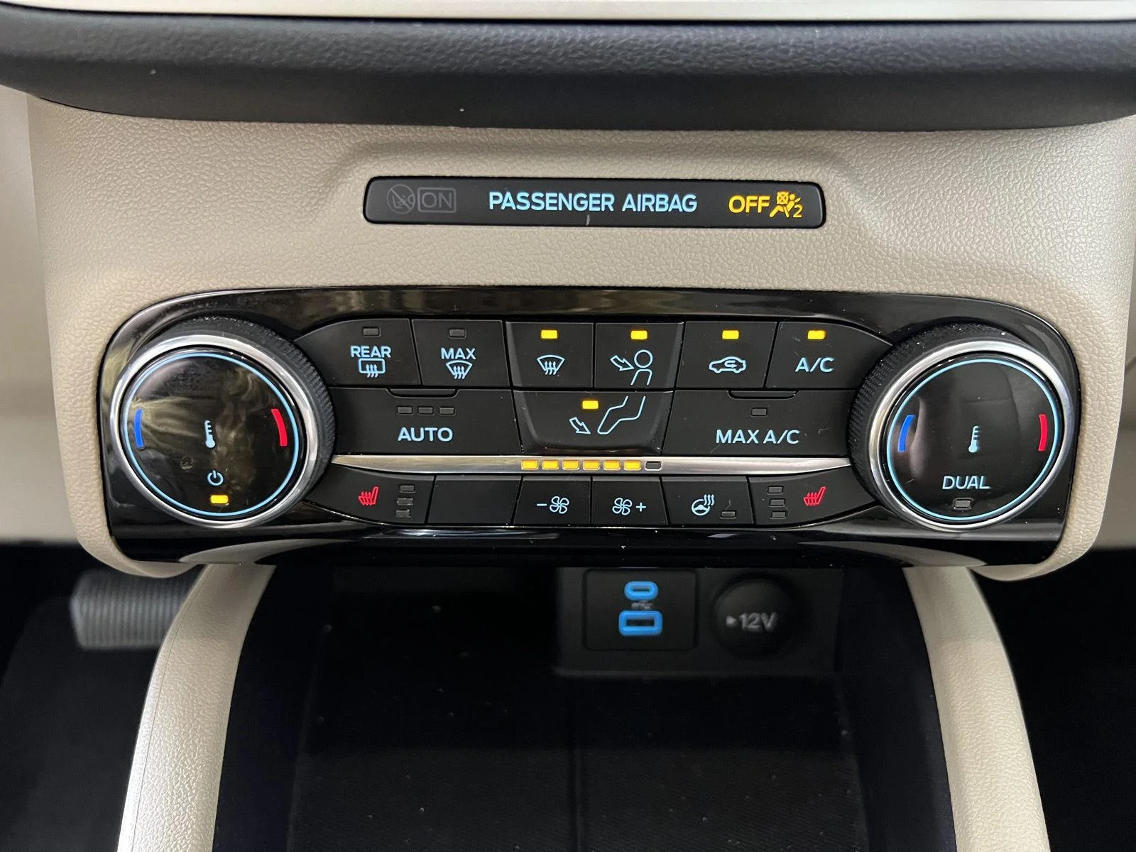 Used 2022 Stone Blue Ford SEL image 18