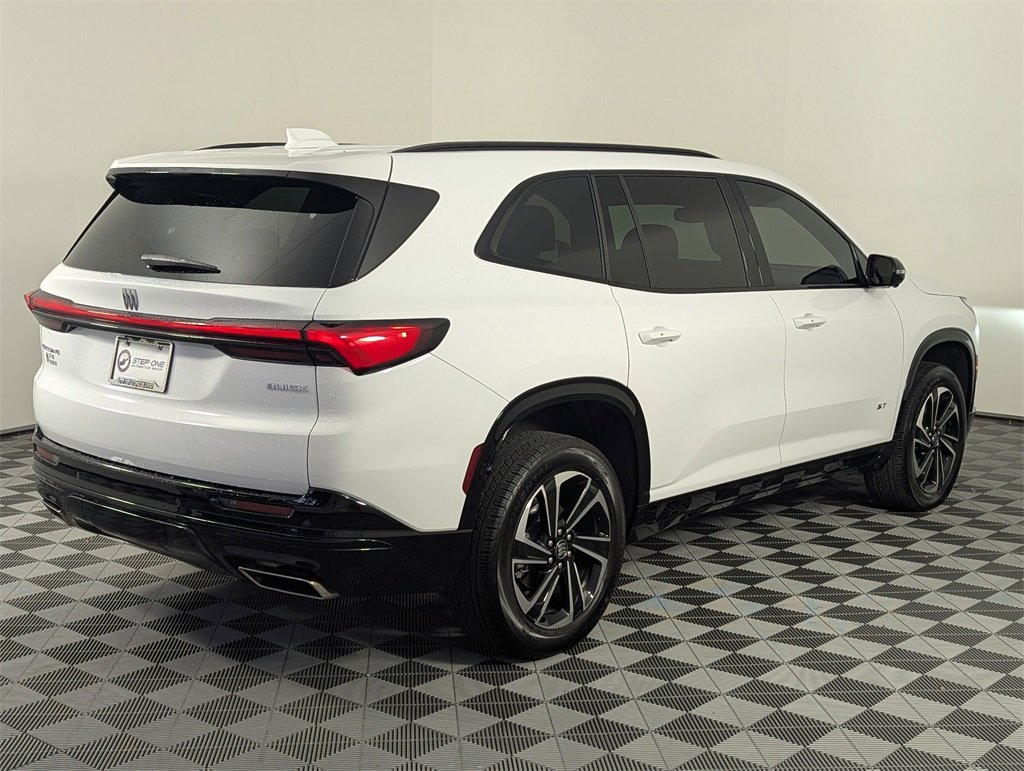 2025 Buick Enclave Sport Touring photo 4