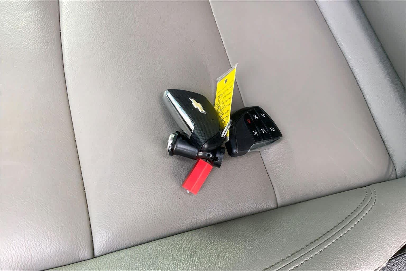 Used 2023 Summit White Chevrolet LT image 27