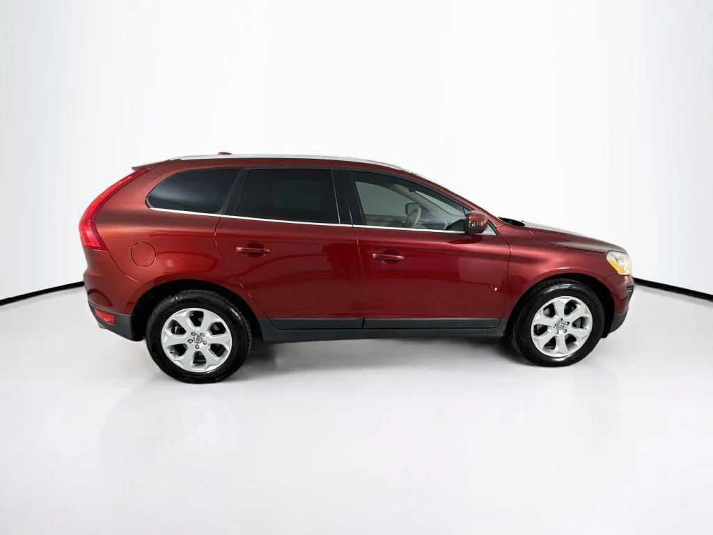 Used 2013 Red Volvo 3.2 image 8