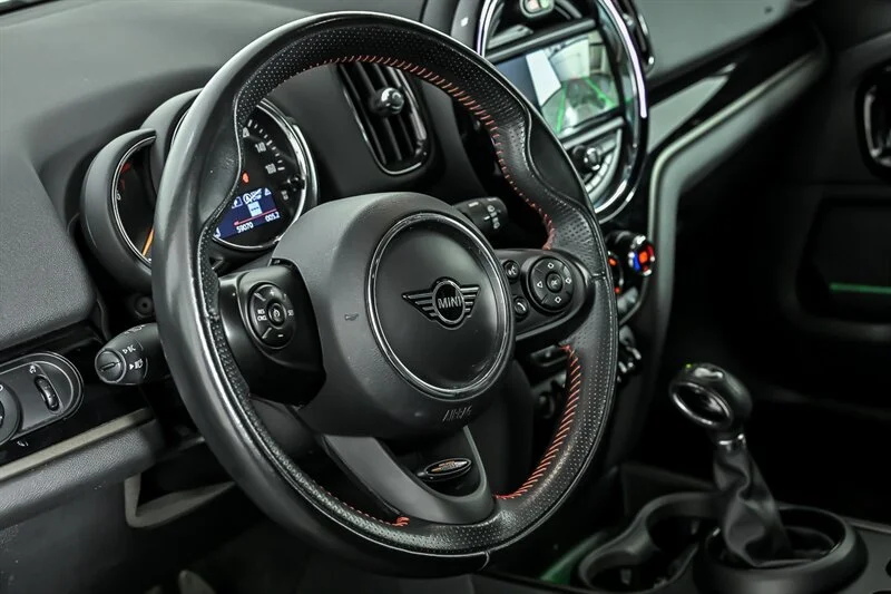 Used 2019 Midnight Black Metallic MINI Cooper ALL4 image 19