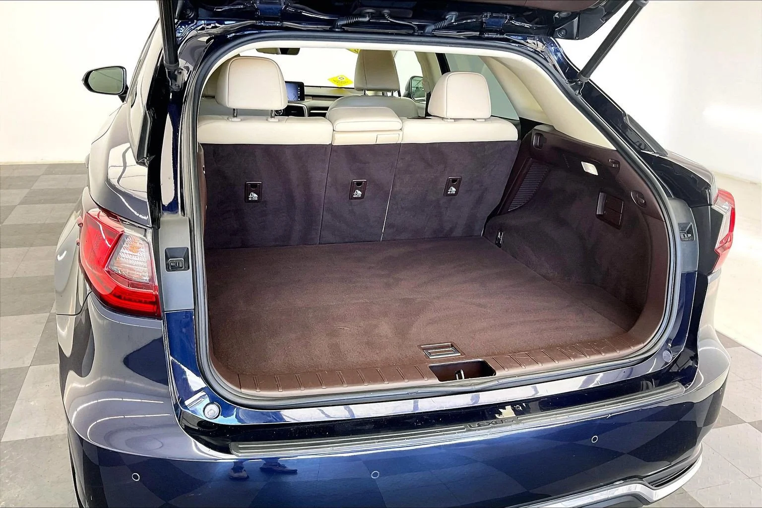 Used 2020 Nightfall Mica Lexus RX 450h image 27