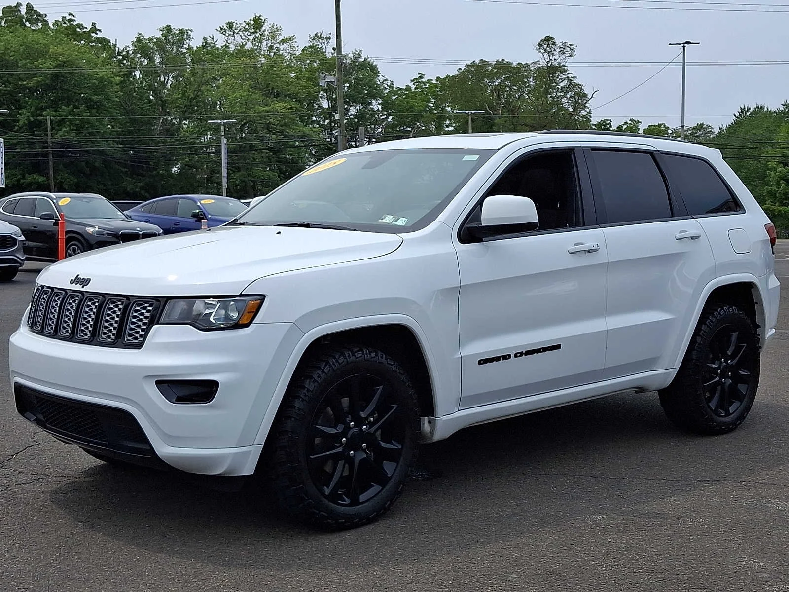 Used 2018 Bright White Clearcoat Jeep Altitude image 3