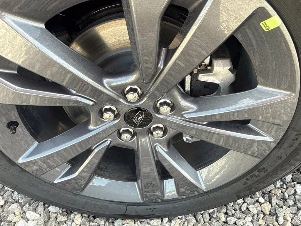 New 2027 Avalanche Gray Ford Active image 40