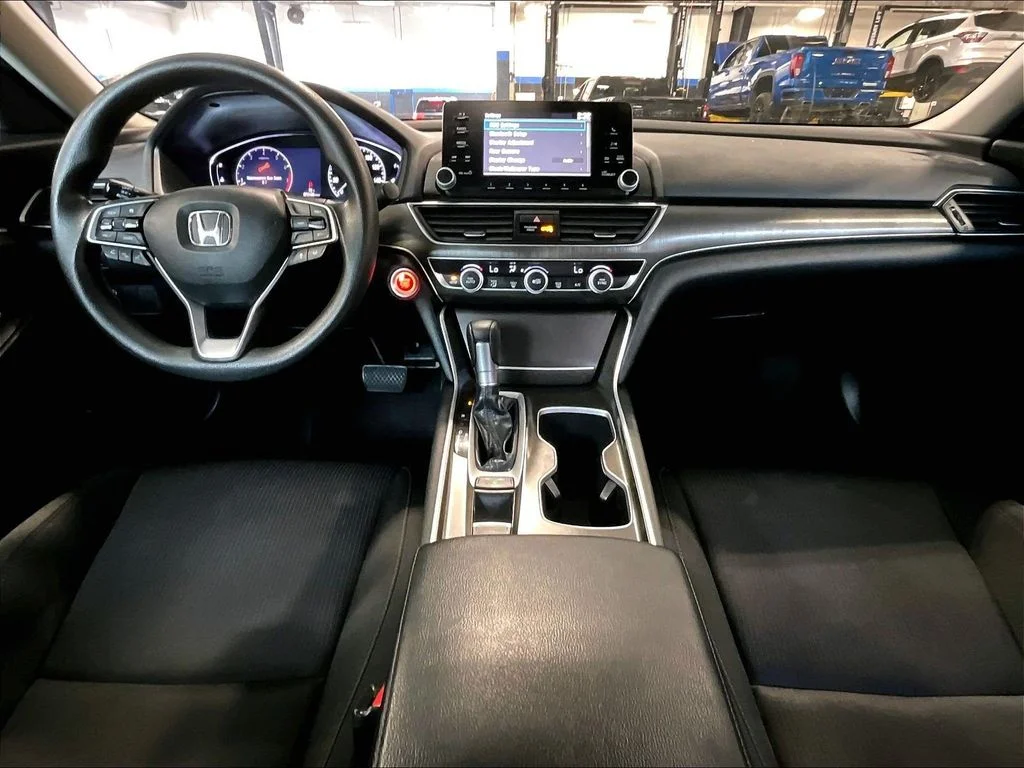 Used 2018 Gray Honda LX image 21