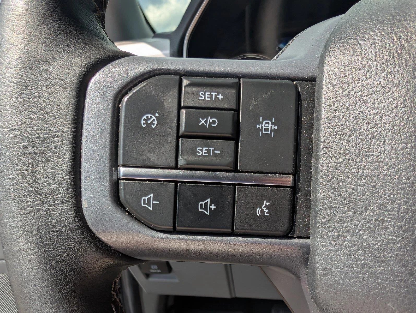 Used 2023 Carbonized Gray Ford XLT image 25