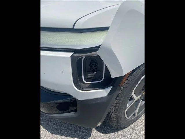 Used 2022 White Rivian Adventure image 24
