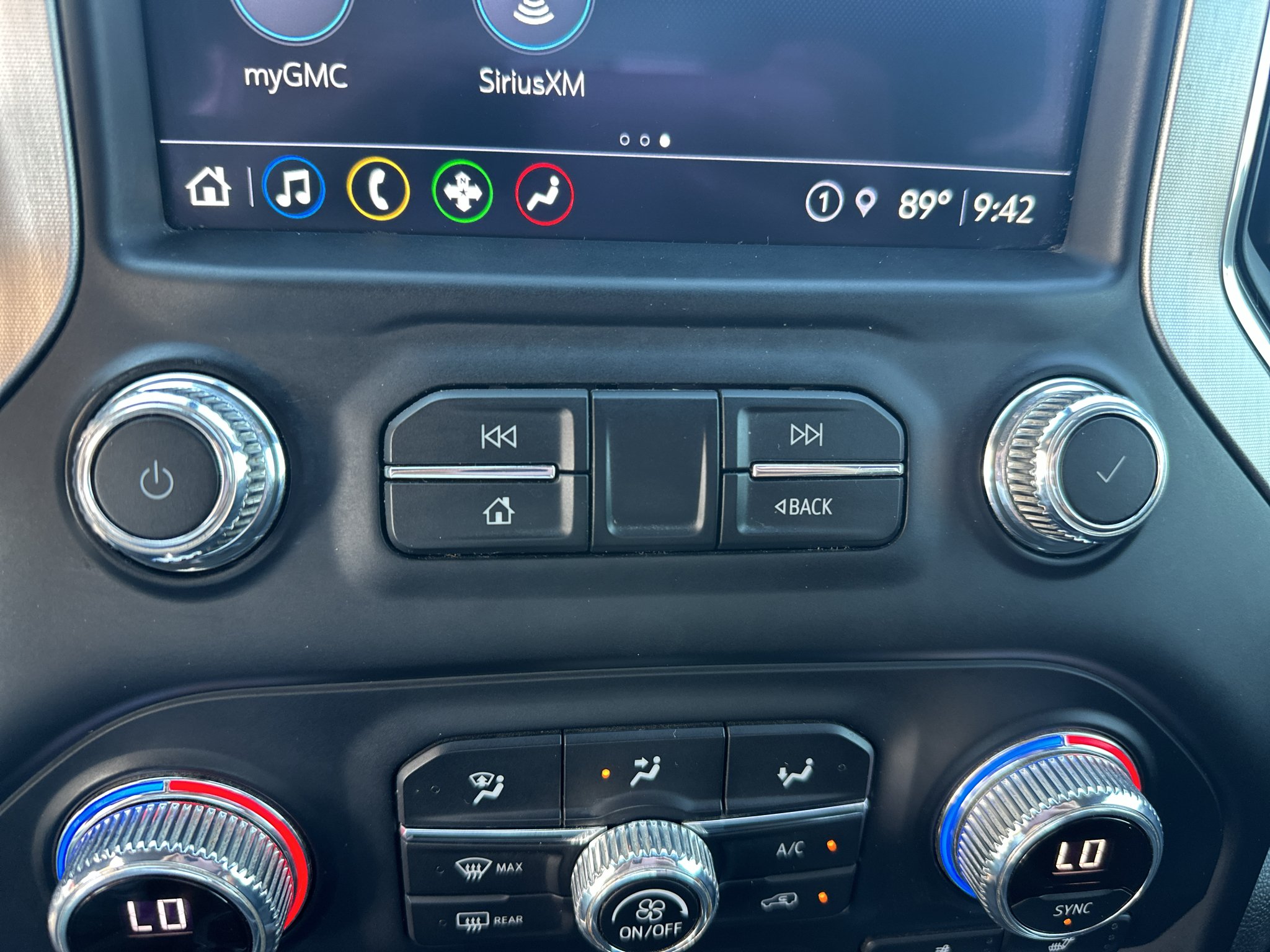 Used 2021 Quicksilver Metallic GMC Elevation image 25