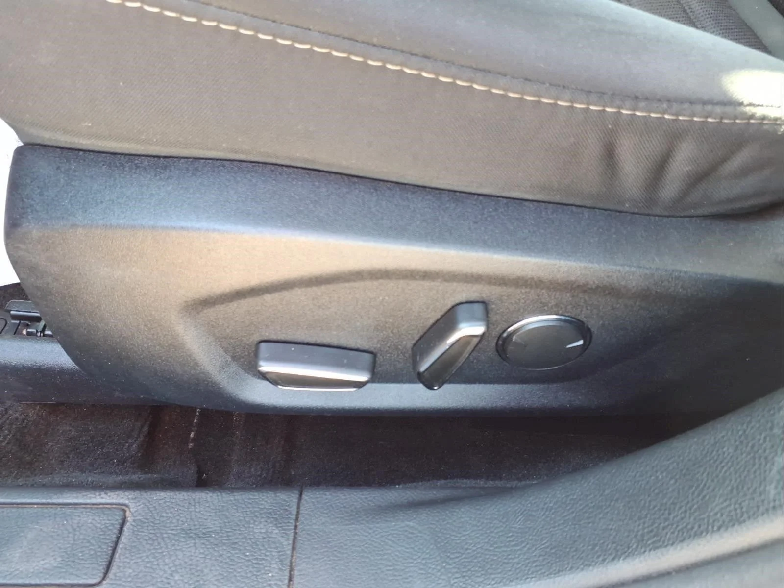 Used 2020 Silver Metallic Ford SE image 13