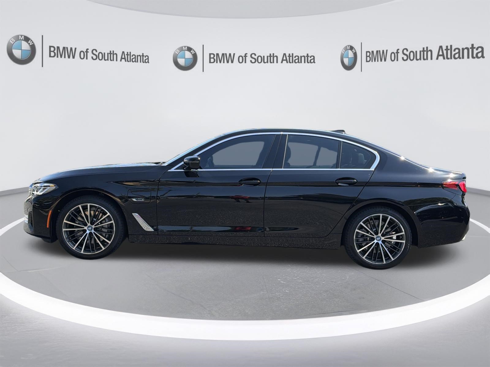 Used 2023 Jet Black BMW 530e xDrive image 23
