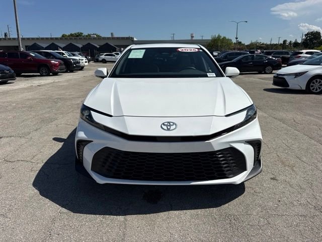 2025 Toyota Camry SE - Photo 8