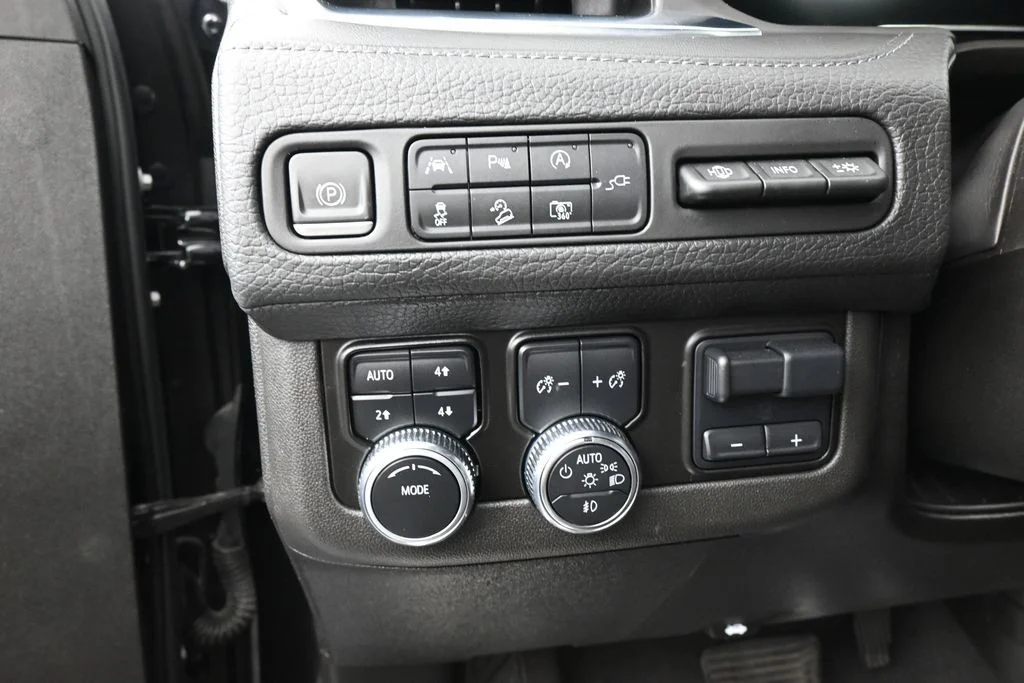 Used 2022 Onyx Black GMC Denali image 15