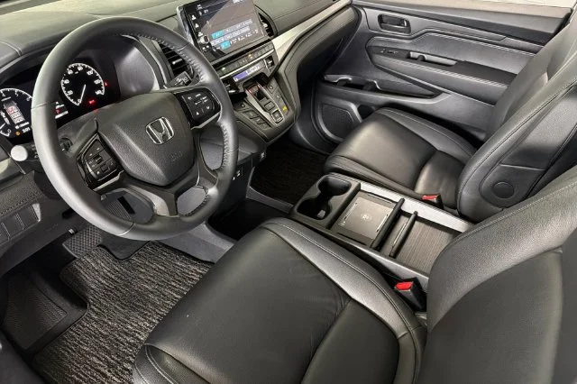 Used 2026 Modern Steel Metallic Honda EX-L image 14