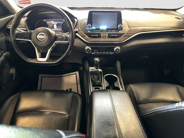 Used 2020 White Nissan 2.5 SL image 10