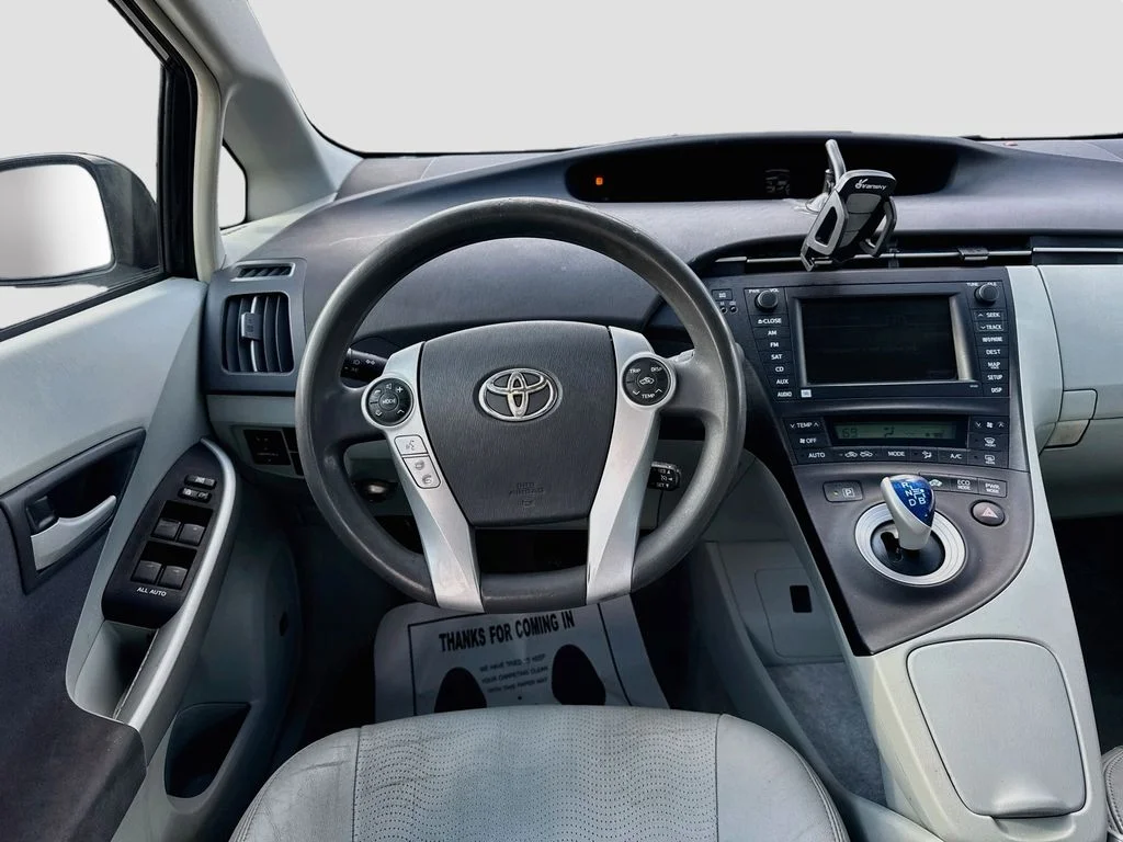 Used 2010 Red Toyota I image 25
