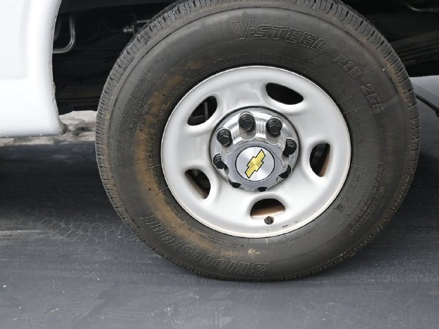2024 Chevrolet Express Passenger LT - Photo 10