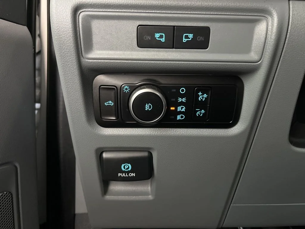 Used 2023 White Ford XL image 13
